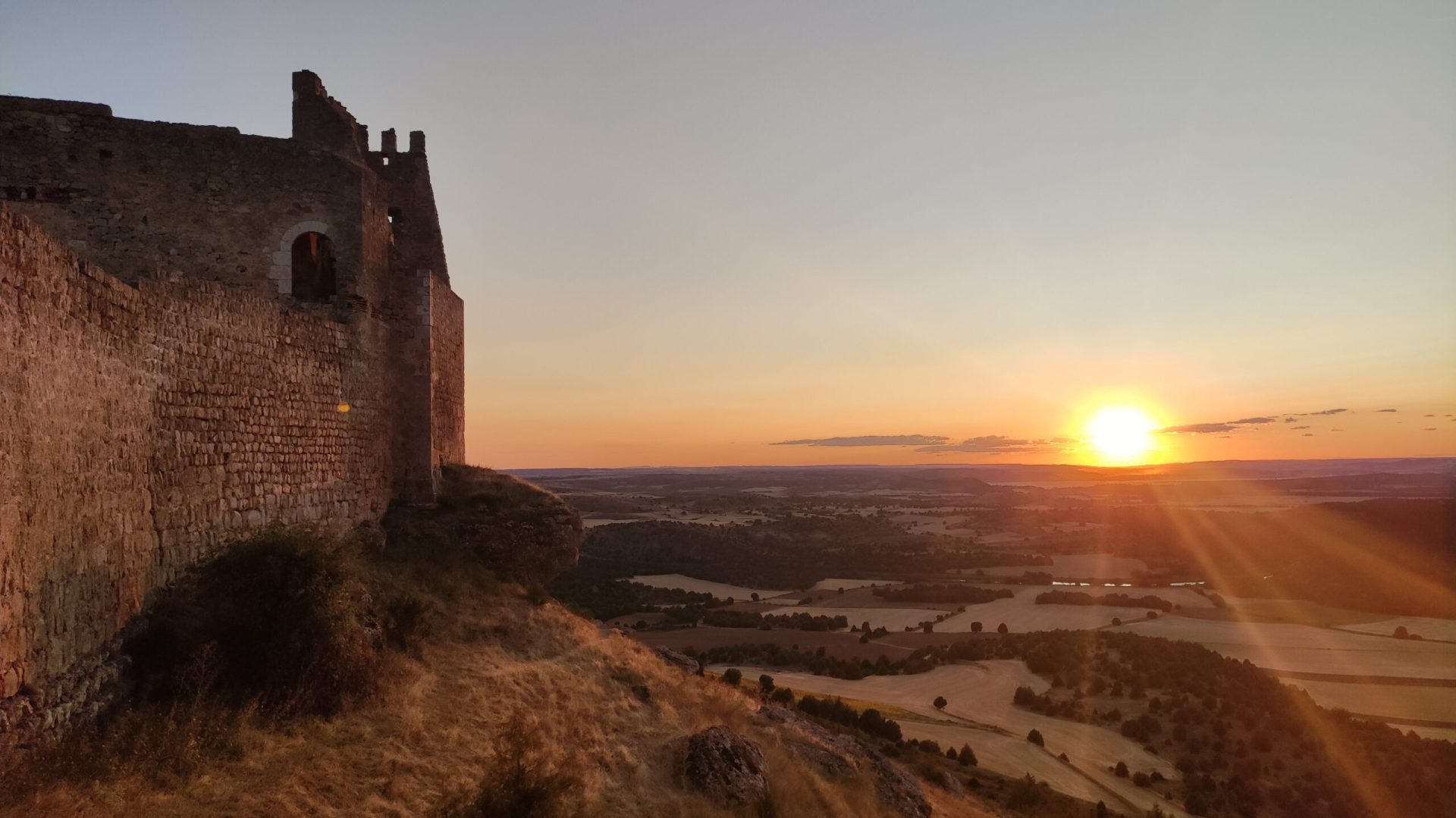 Puesta de sol en gormaz