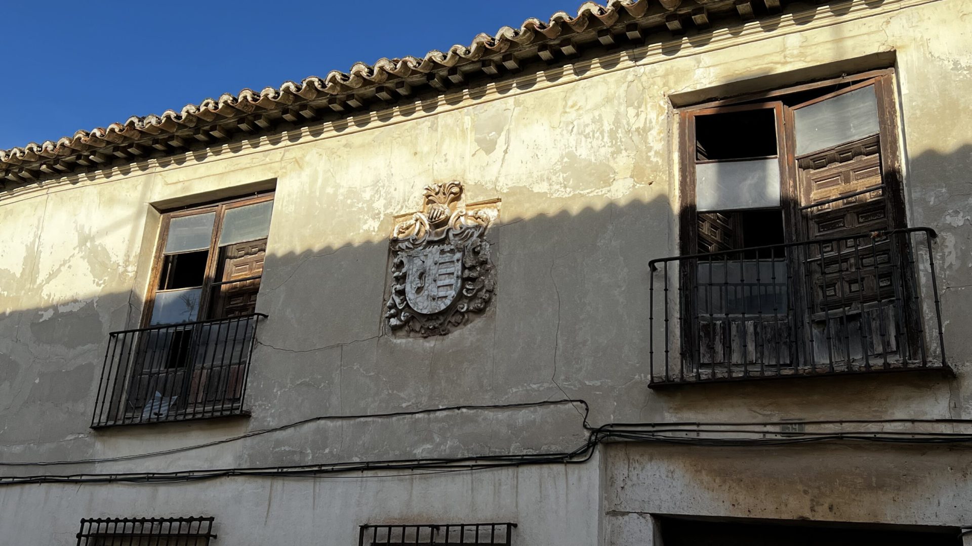 Escudo en fachada