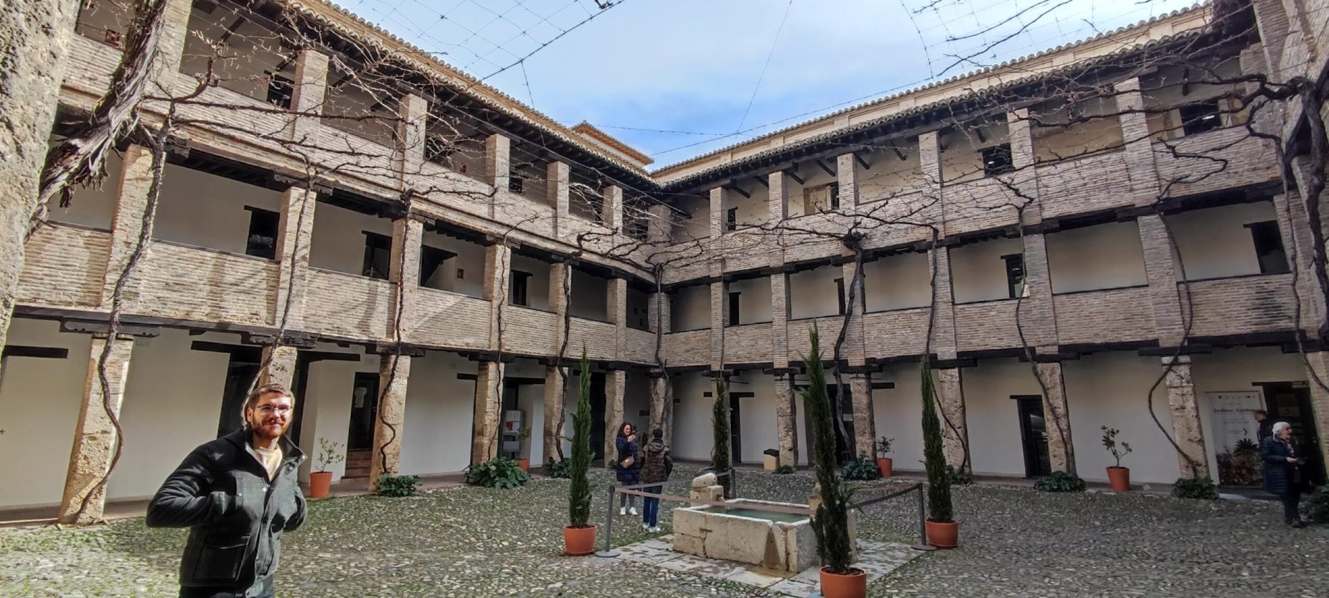 Patio interior, Realejo