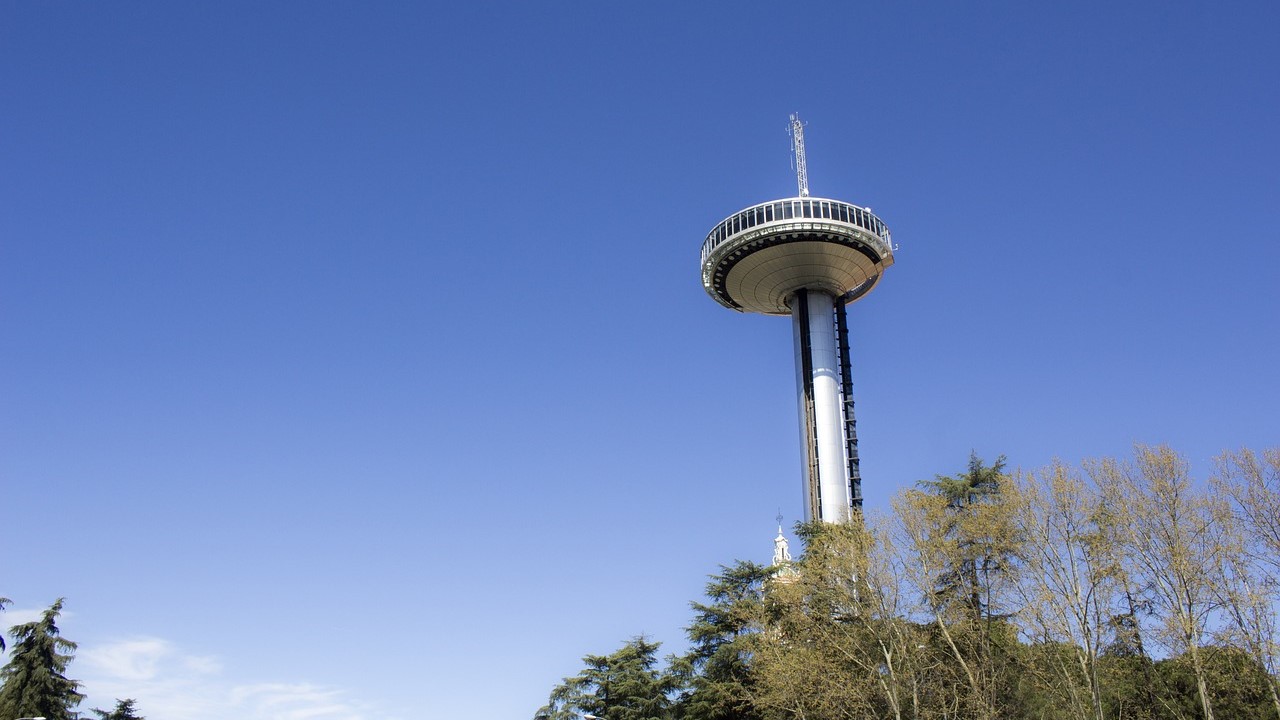 Faro de Moncloa, Madrid
