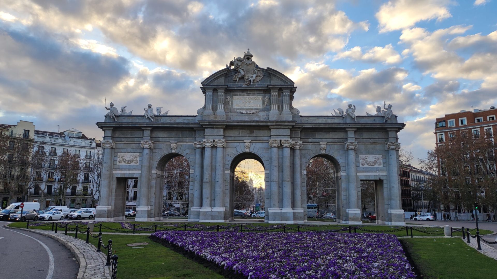Puerta de Alcalá, Madrid
