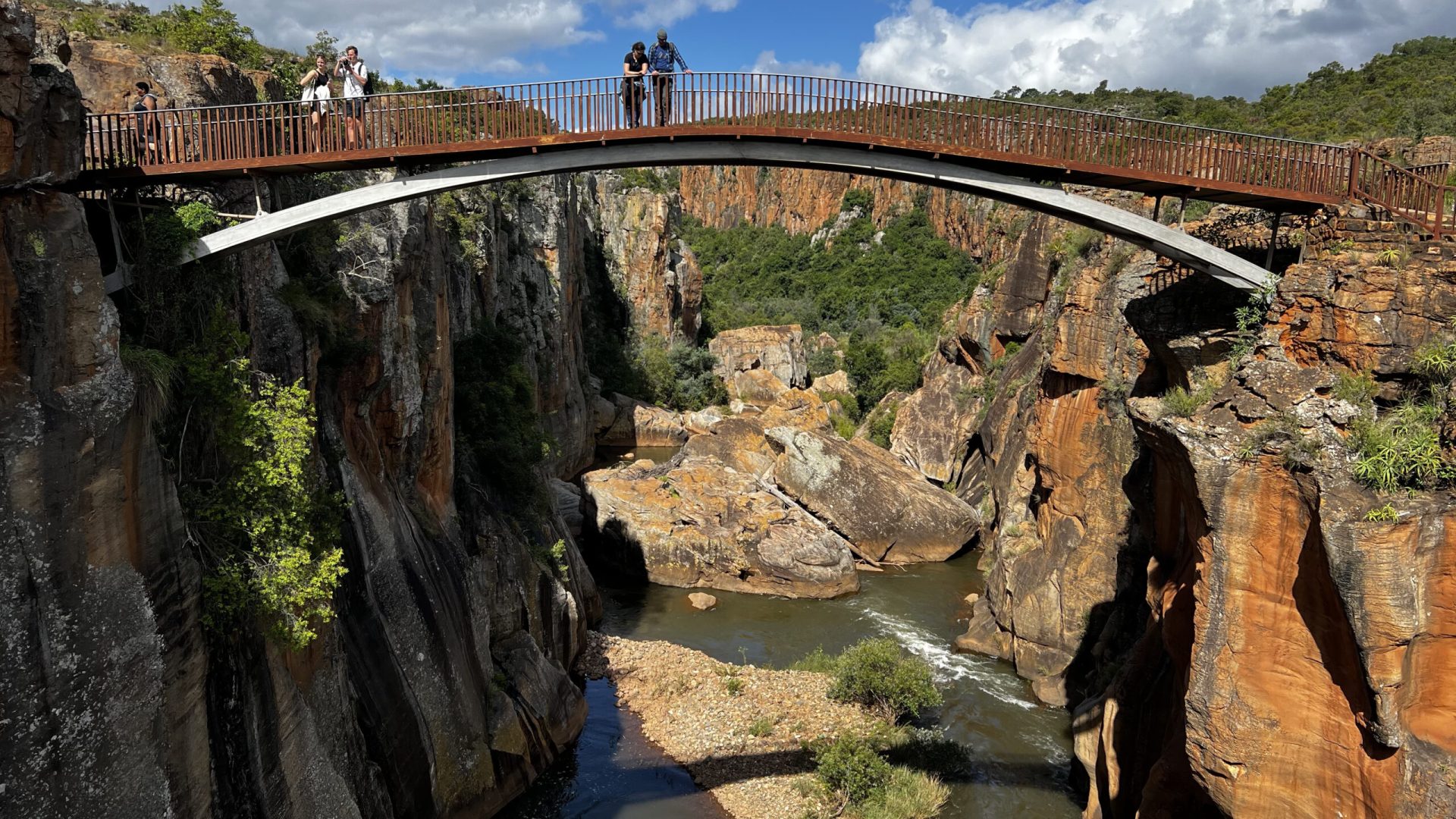 Puente Bourke's Luck Potholes