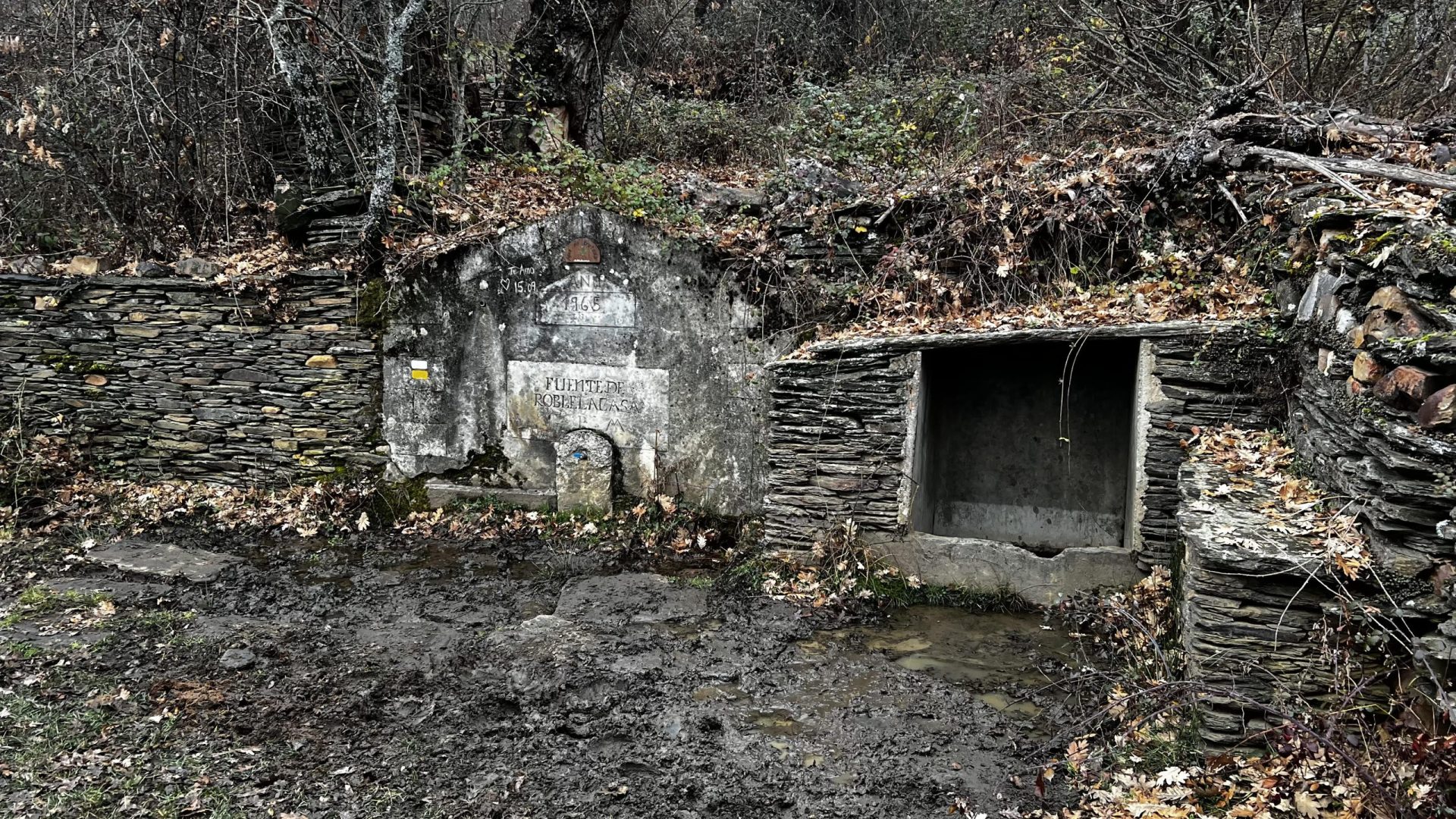Fuente de Roblelacasa.