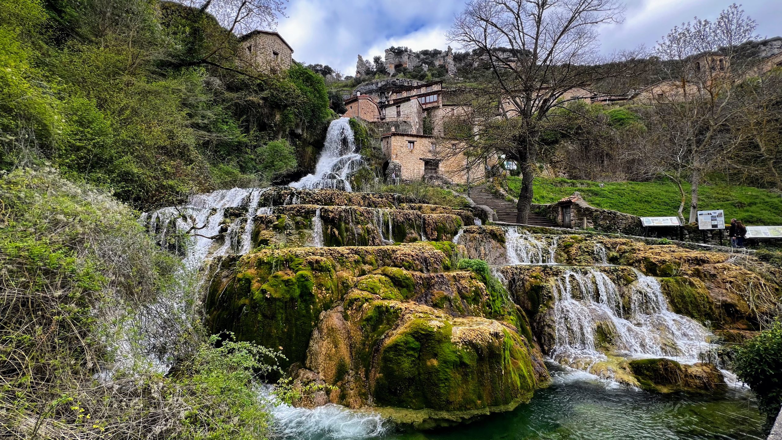 Cascada de Orbaneja del Castillo, Burgos.