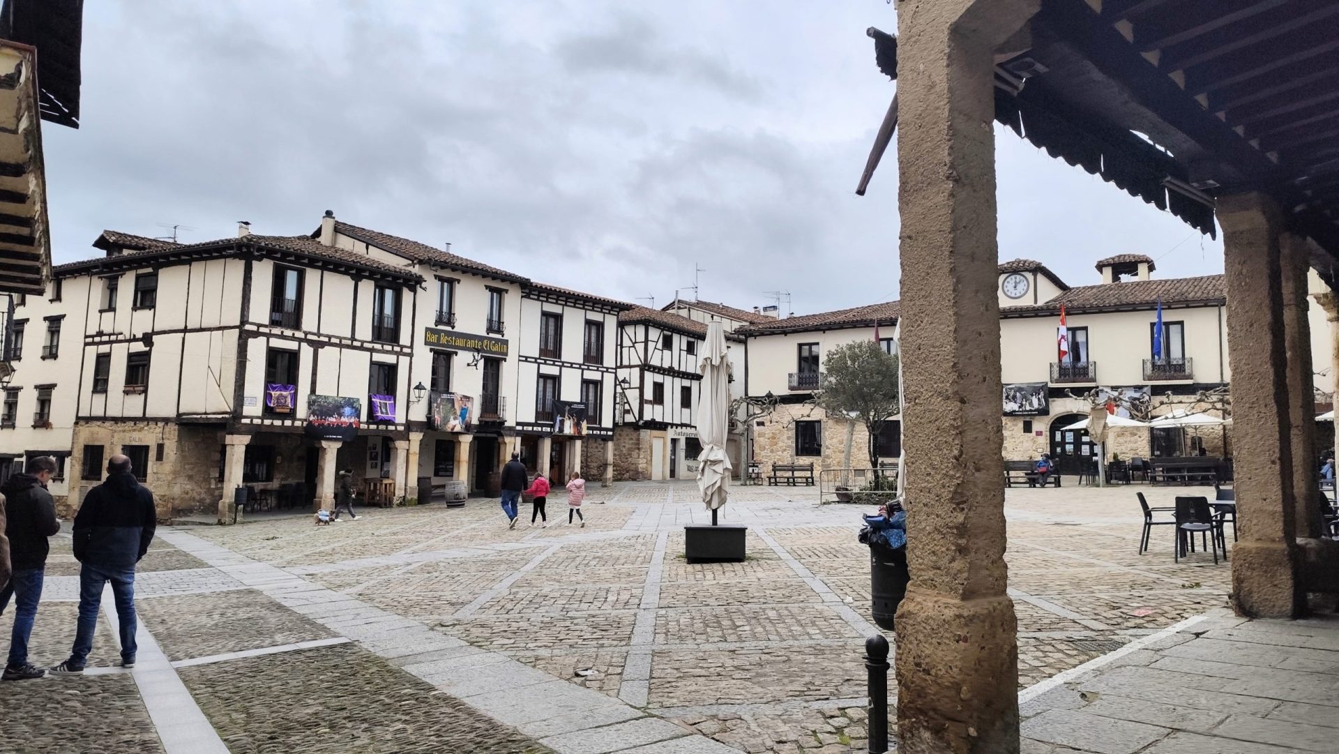 Plaza Mayor de Covarrubias, Burgos.