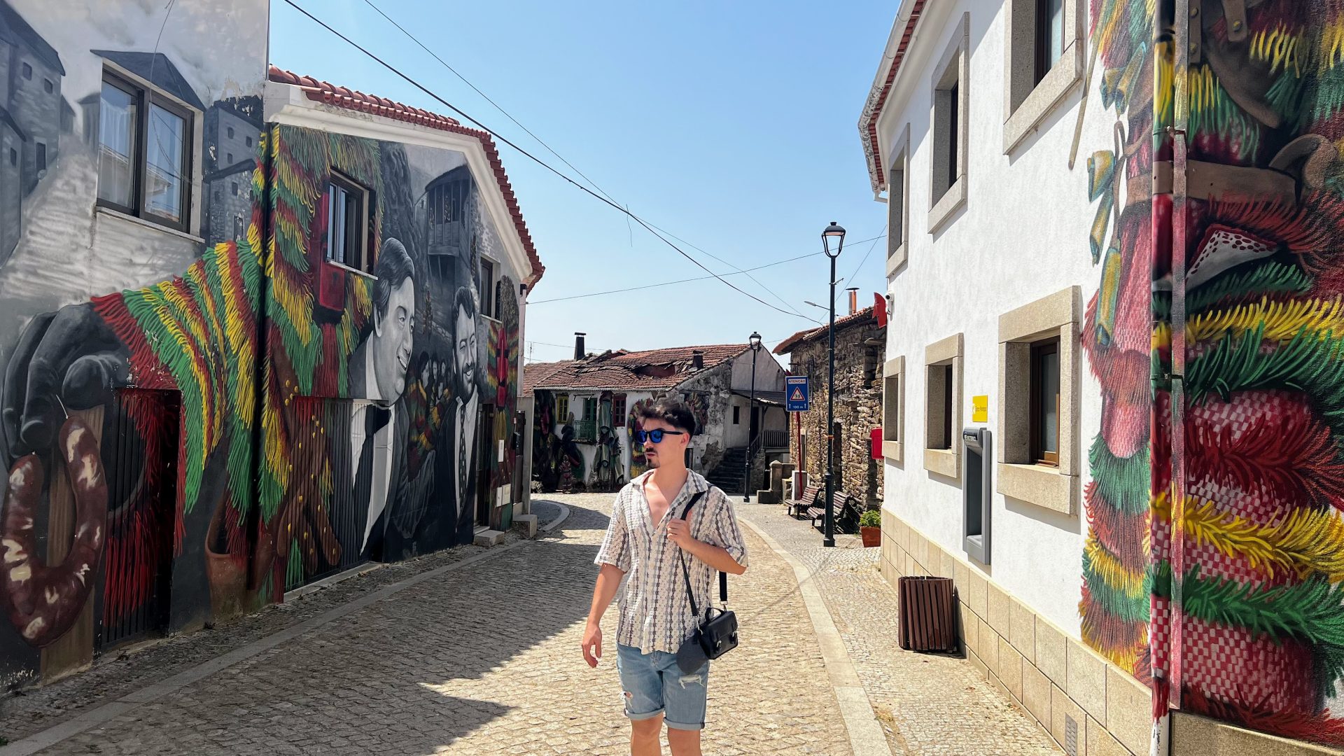 Álvaro recorriendo Podence.