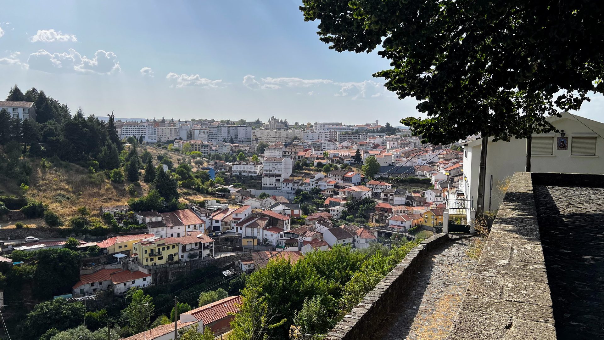 Vistas de Braganza y Catedral nueva.
