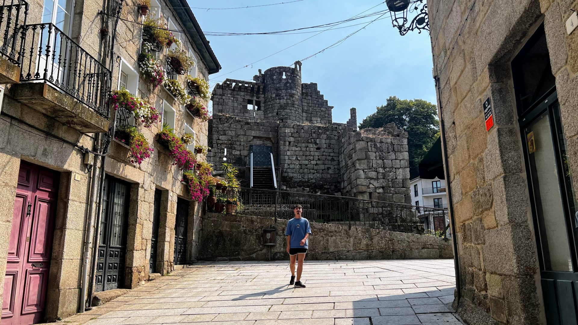 Álvaro y el Castillo de Ribadavia.