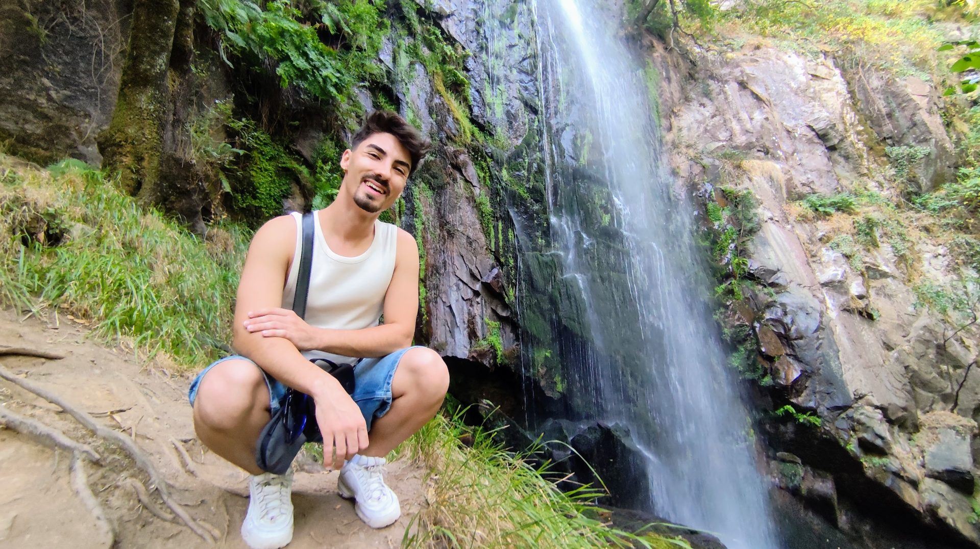 Álvaro en la Cascada de Augacaída.