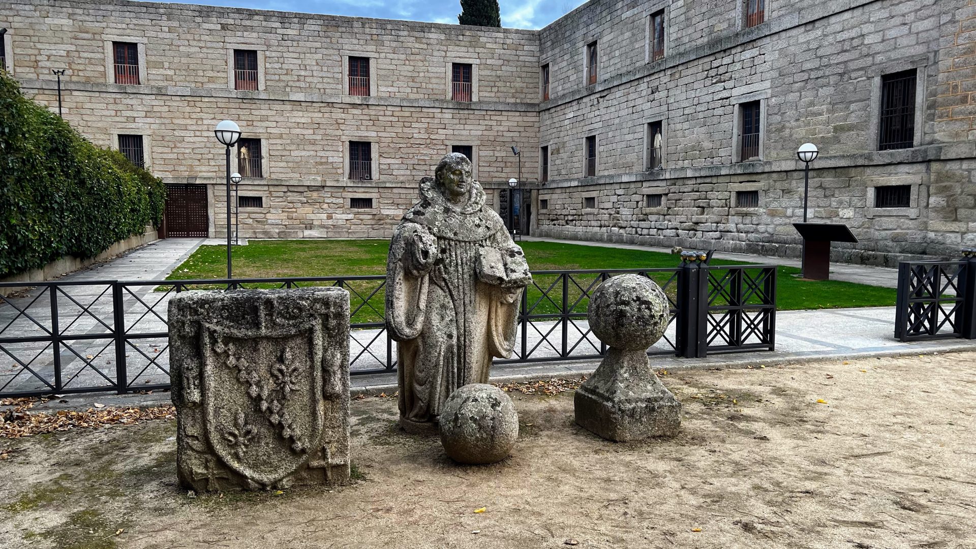 Monje del Monasterio de Pelayos de la Presa.