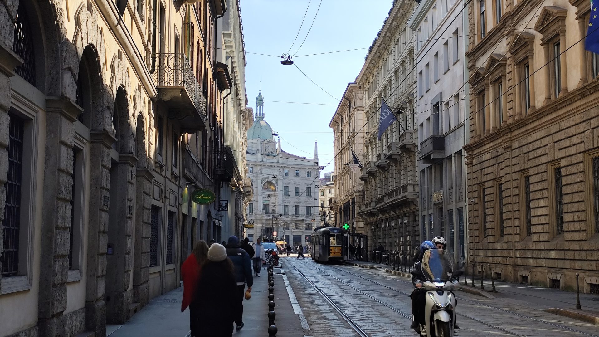 Vía Broletto, Milán