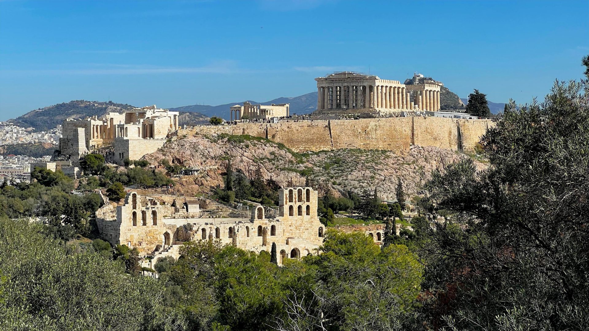 Vistas a la Acrópolis de Atenas. desde Filopapo.