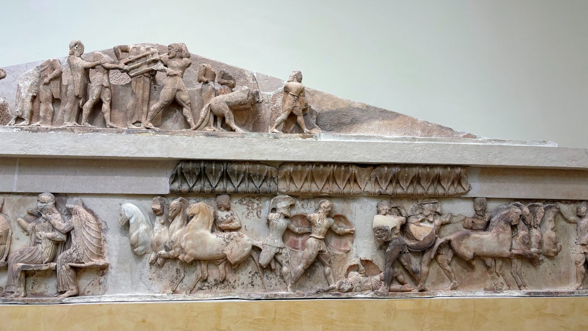 Friso, museo arqueológico de Delfos, Grecia.