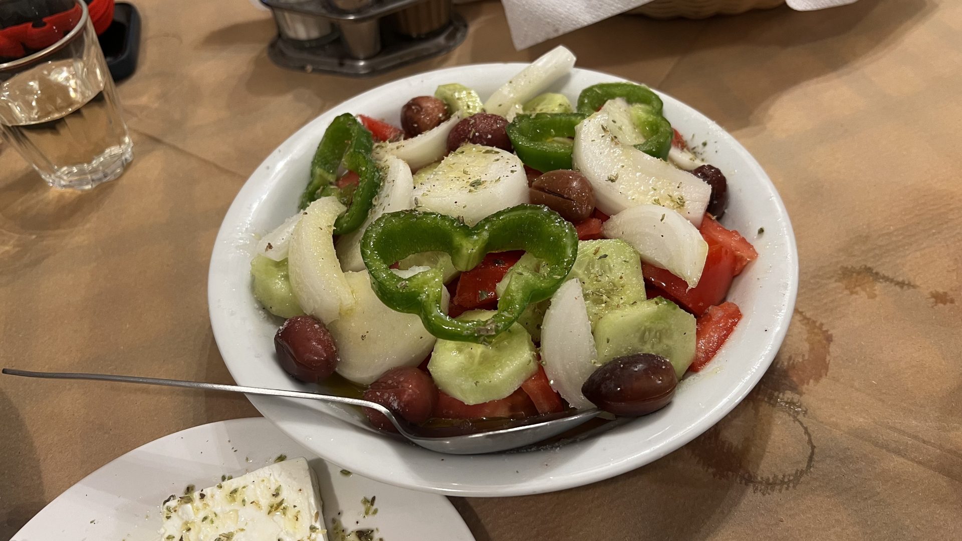 Horiatiki, ensalada griega.