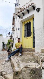 Álvaro posando en Altea.