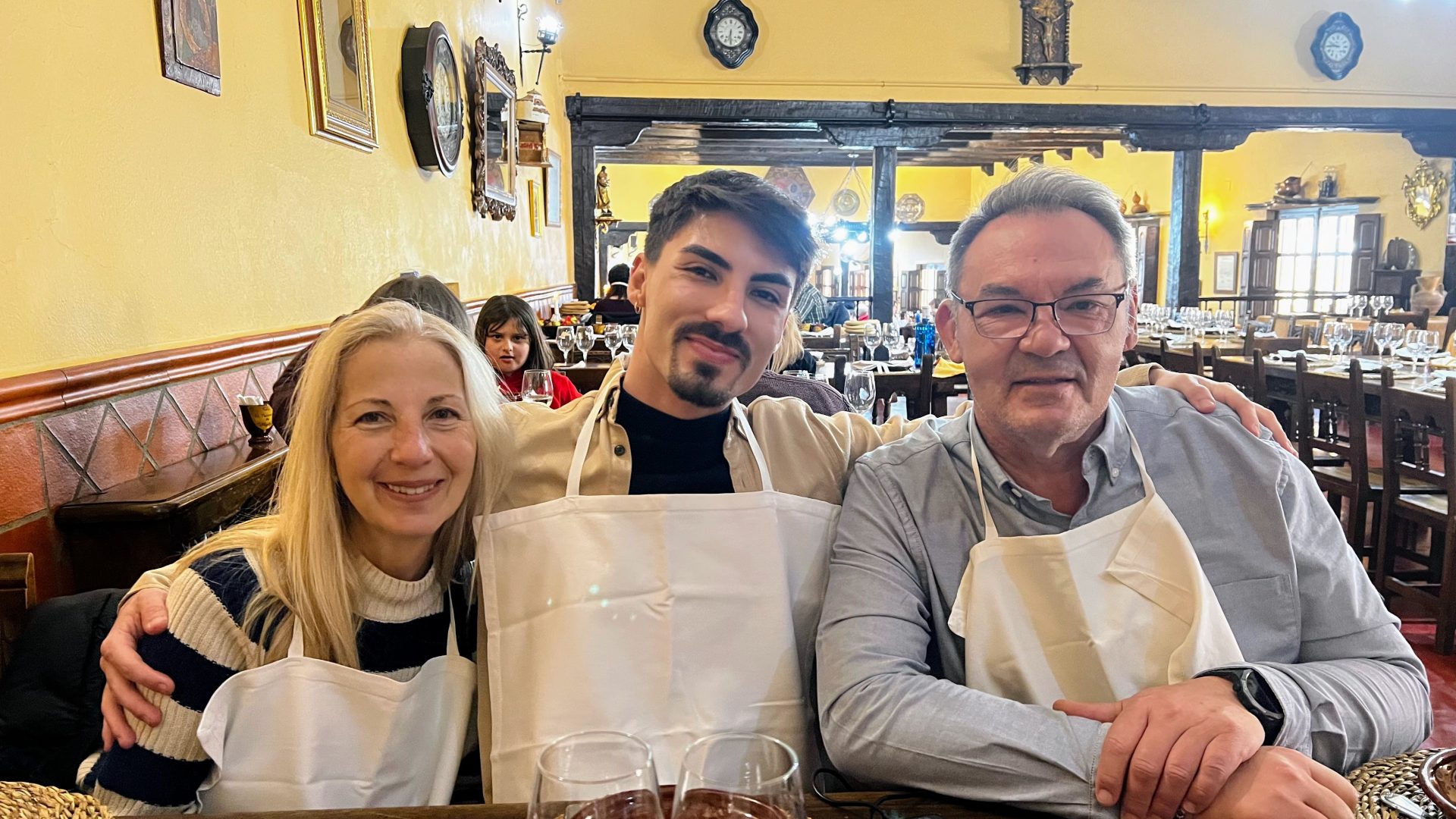 Comiendo en Villalcázar de Sirga.