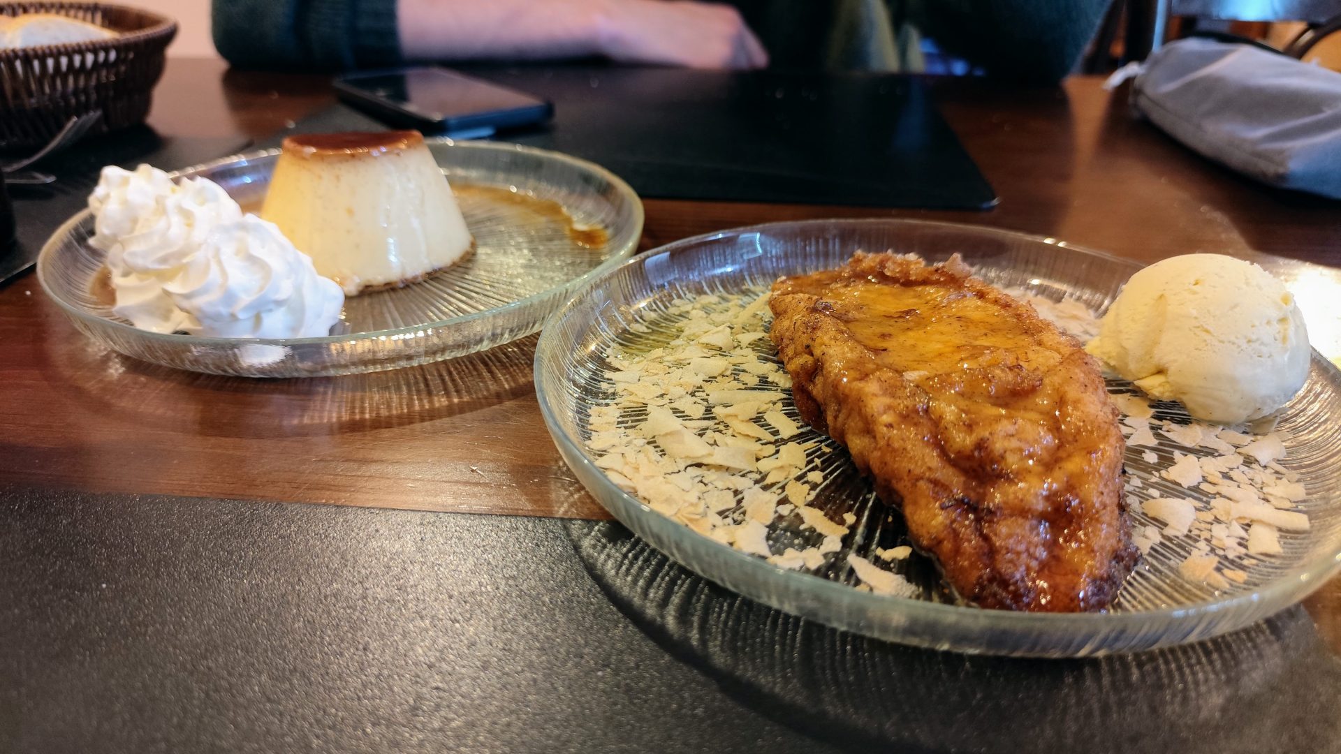 Flan y torrija.