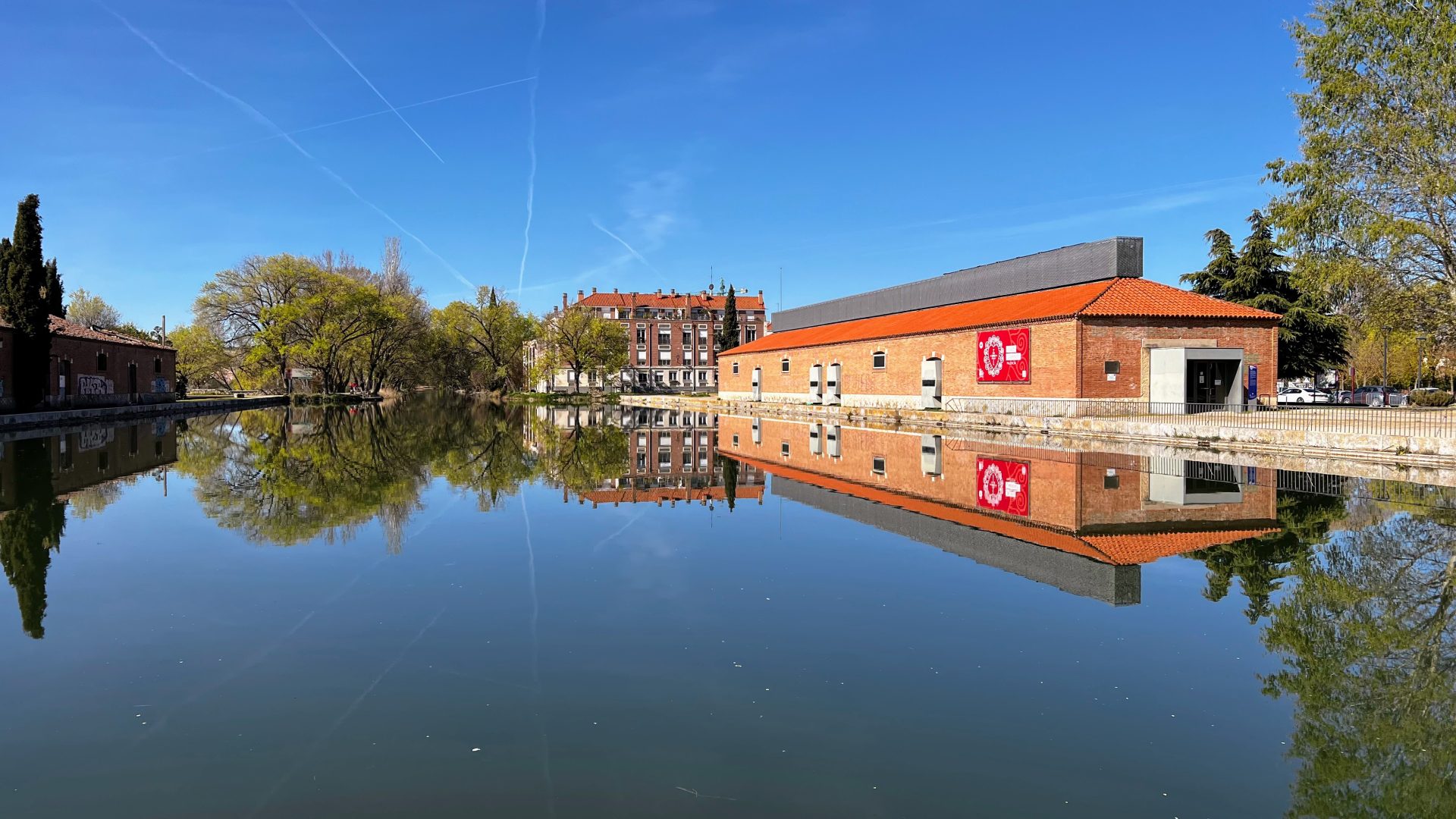 Canal de Castilla y Museo del Agua.