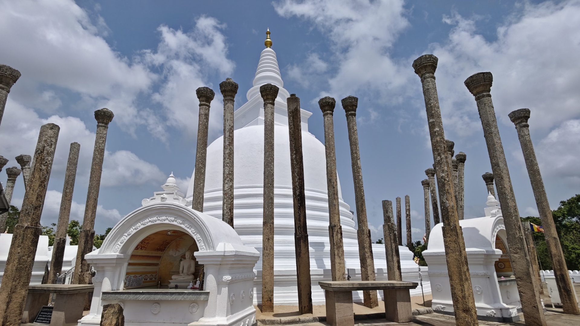 Columnas Templo de Thuparamaya. 