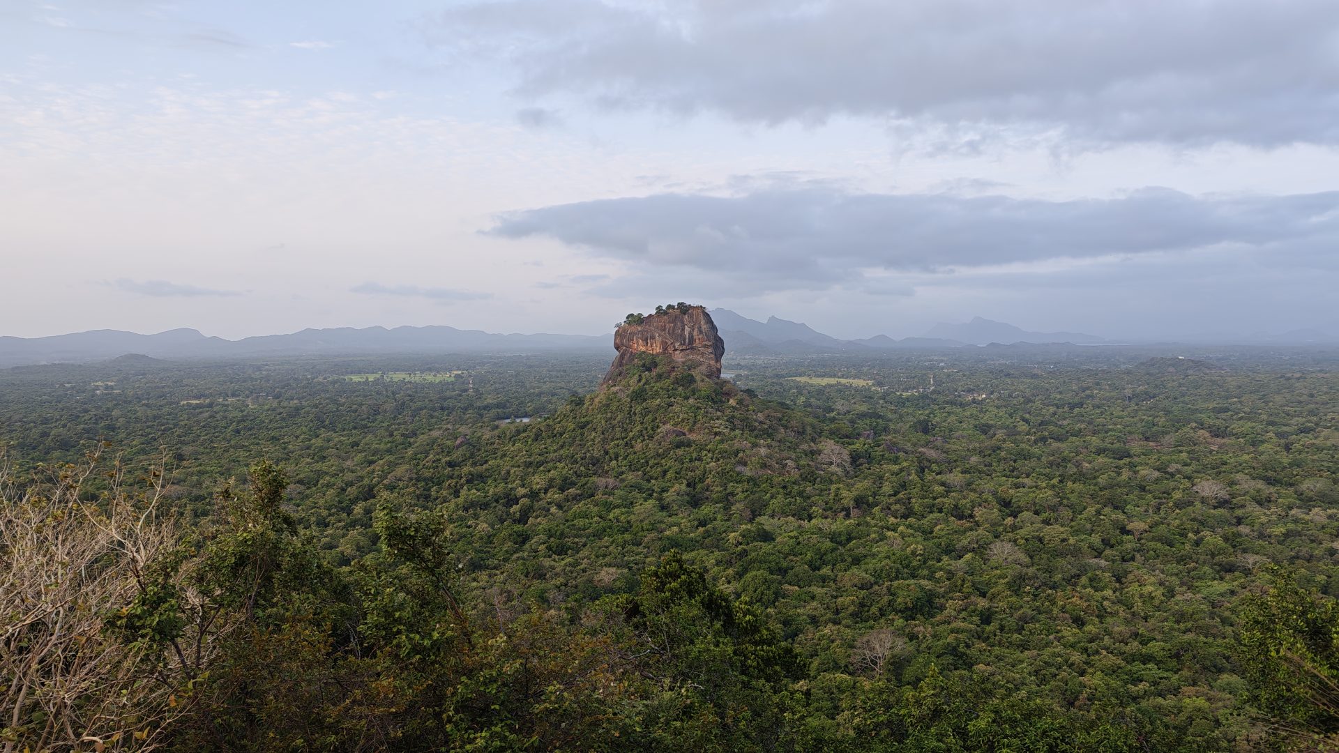 Lion's Rock desde Pidurangala, Sri Lanka
