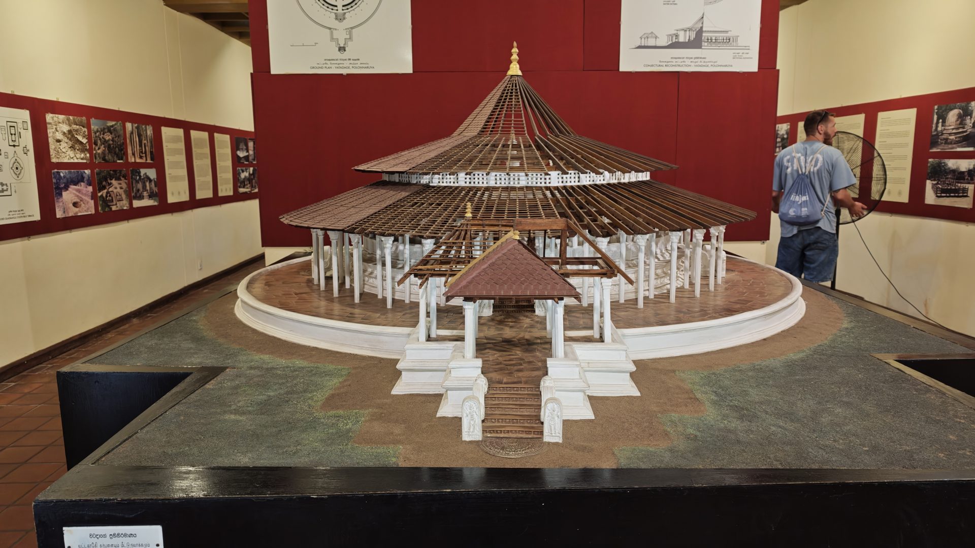 Maqueta interpretativa del Vatadage en el museo de Polonnaruwa, Sri Lanka