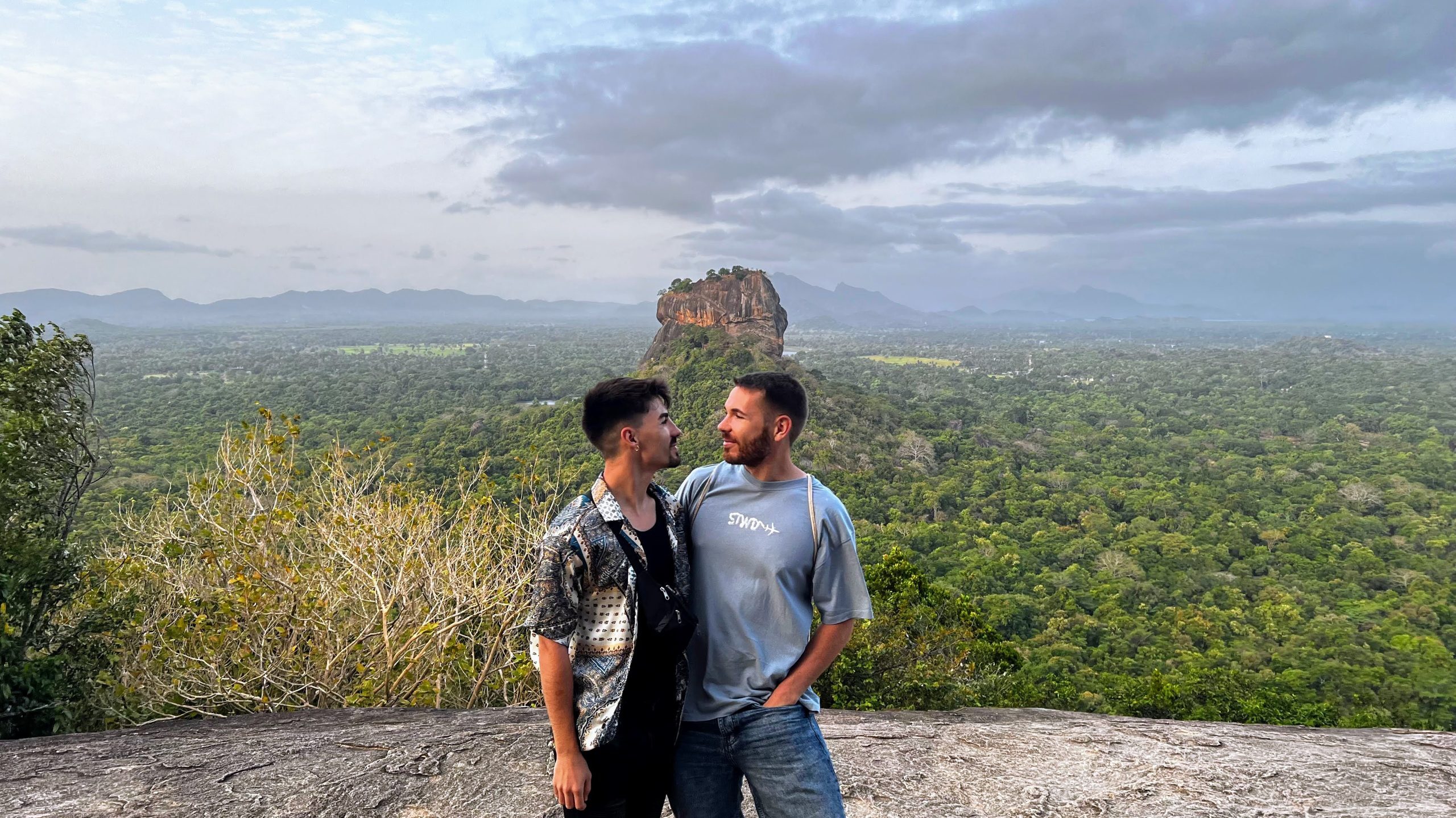 Sri Lanka en 14 días: nuestra ruta de luna de miel entre templos, safaris y el tren más bonito de Asia