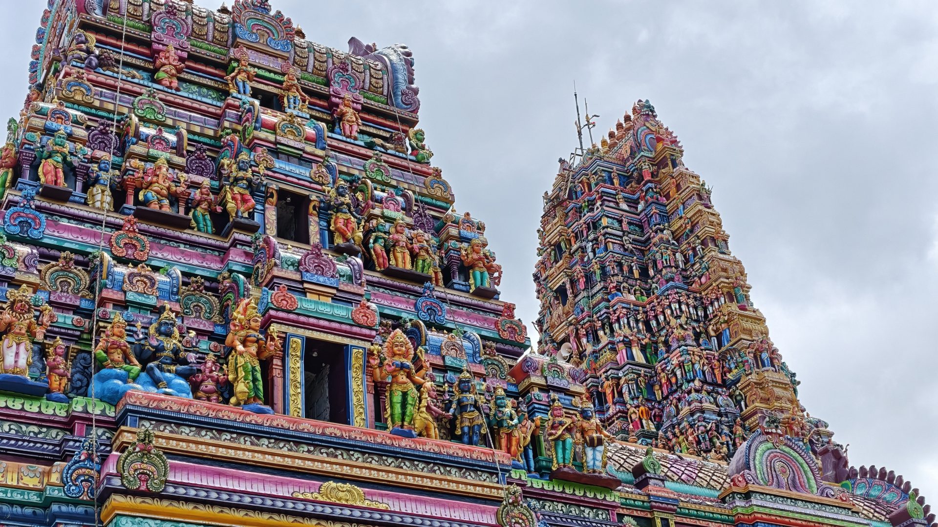 Templo hinduista en Matale, Sri Lanka (Sri Muthumariamman Kovil)